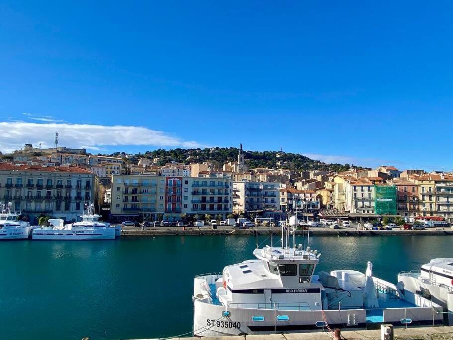 "Georgio" Grand Appartement Traversant Avec Vue Canal Et Parking Sète Kültér fotó